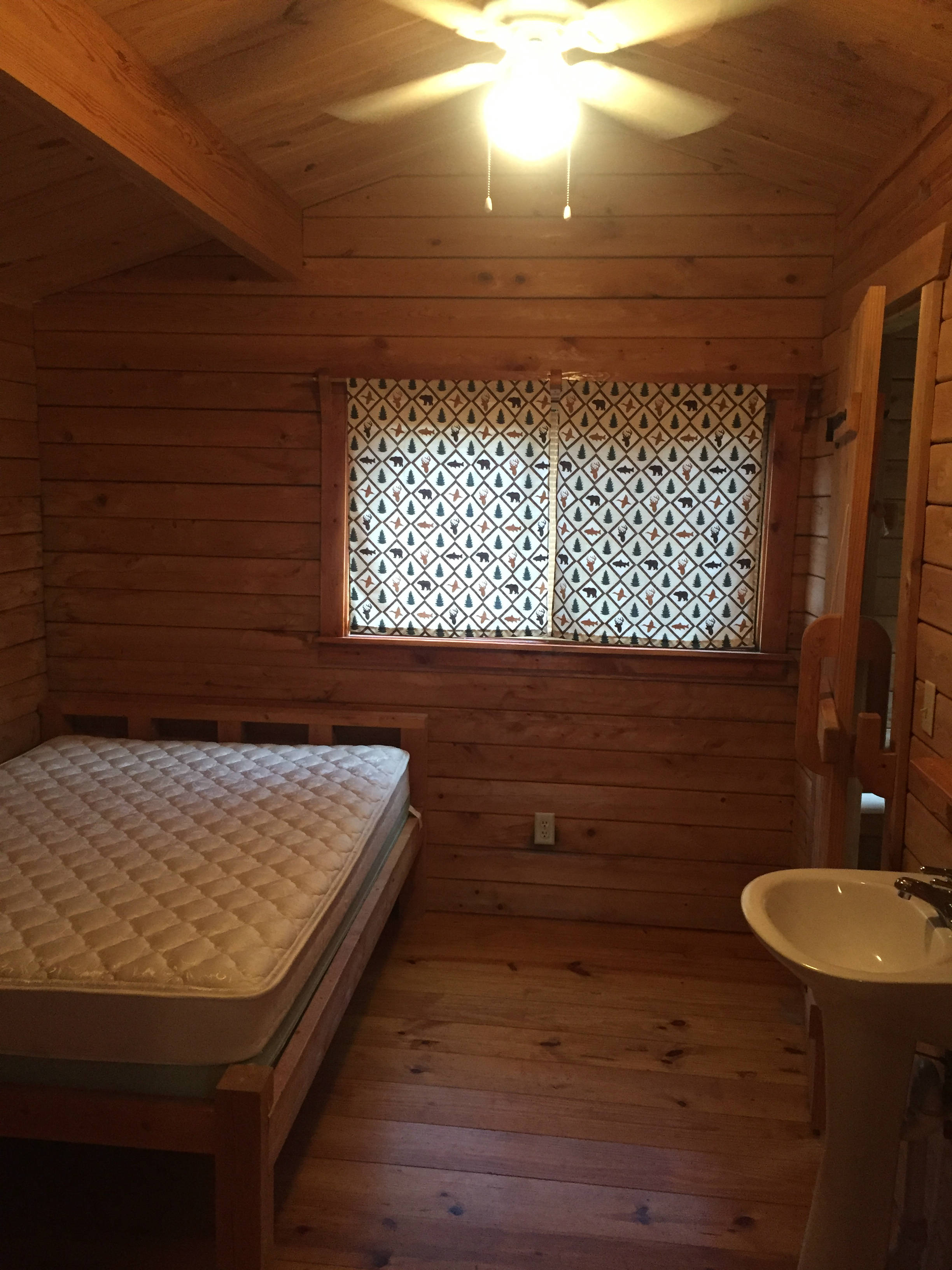 cabin bedroom